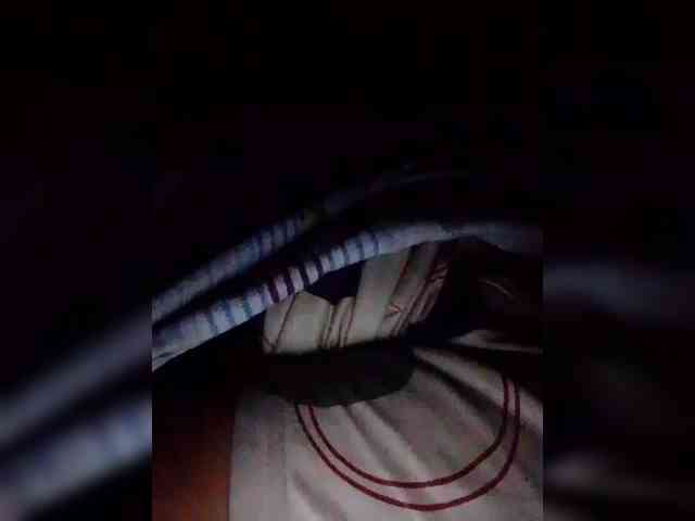 NaughtyWetPieXx webcam