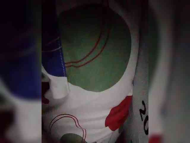 NaughtyWetPieXx webcam