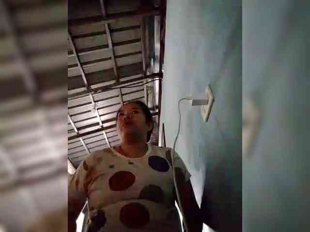 NaughtyWetPieXx webcam