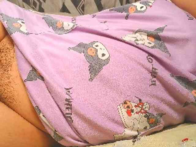 NaughtyWetPieXx webcam