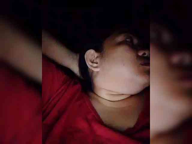 NaughtyWetPieXx webcam