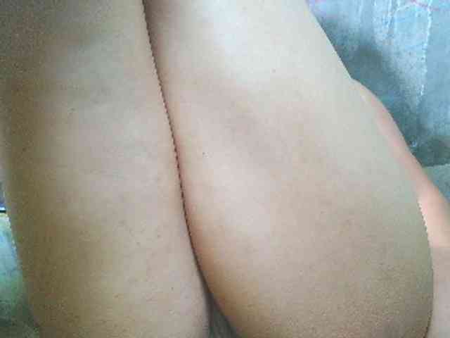 NaughtyWetPieXx webcam