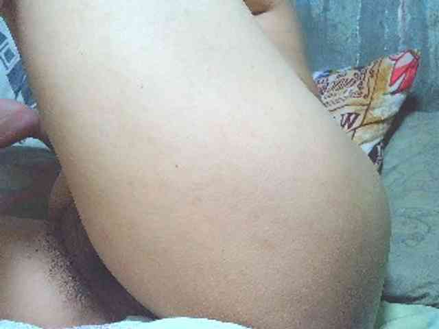 NaughtyWetPieXx webcam