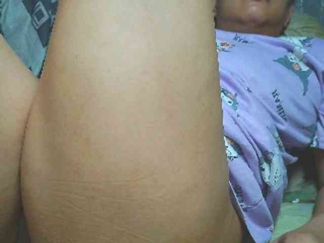 NaughtyWetPieXx webcam