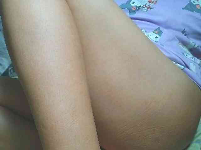 NaughtyWetPieXx webcam