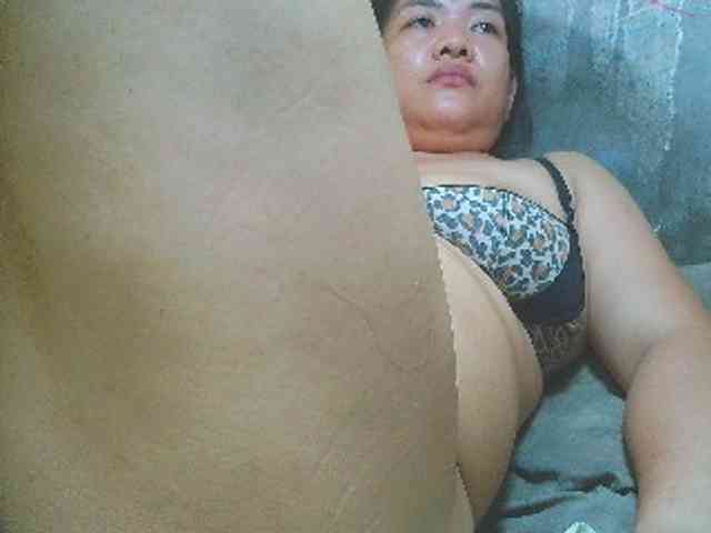 NaughtyWetPieXx webcam