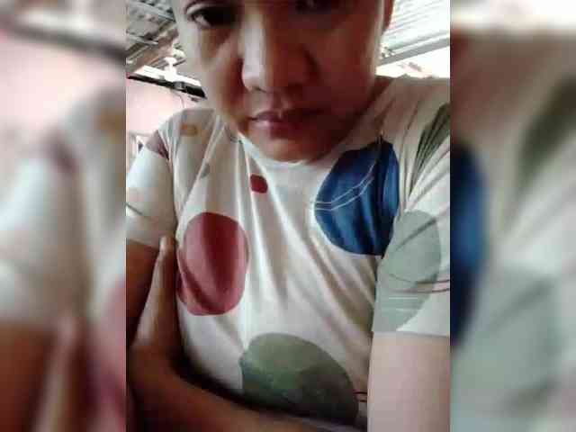 NaughtyWetPieXx webcam