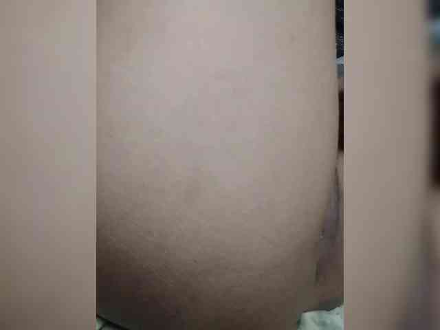 NaughtyWetPieXx webcam