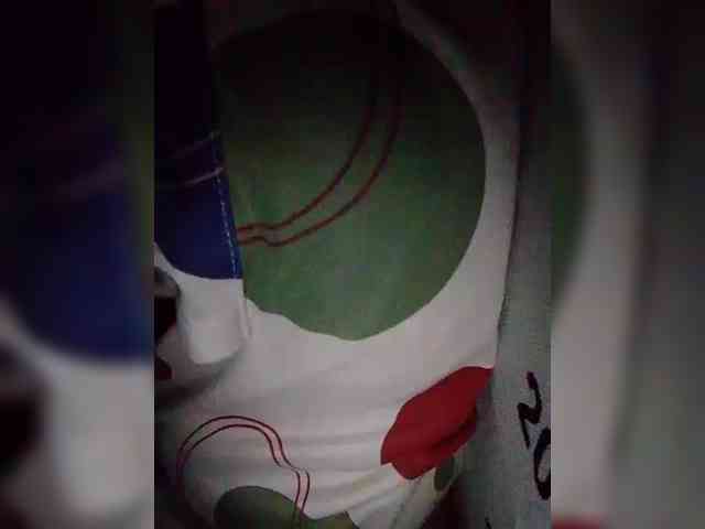 NaughtyWetPieXx webcam