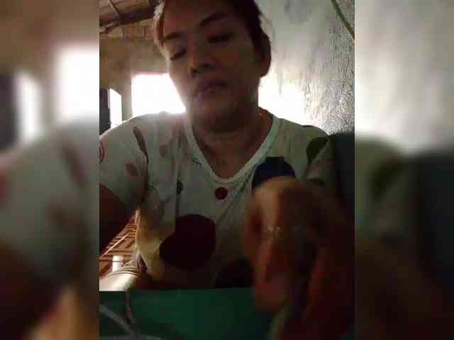 NaughtyWetPieXx webcam