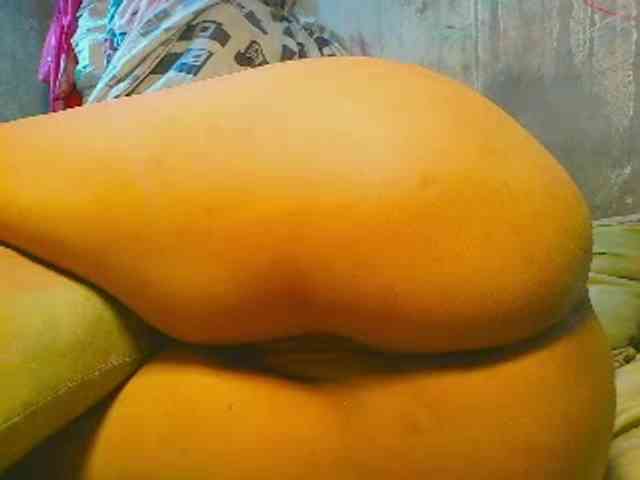 NaughtyWetPieXx webcam