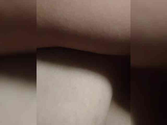 NaughtyWetPieXx webcam