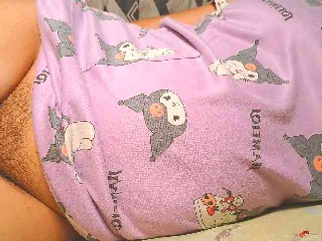 NaughtyWetPieXx webcam