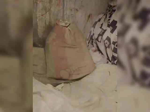 NaughtyWetPieXx webcam