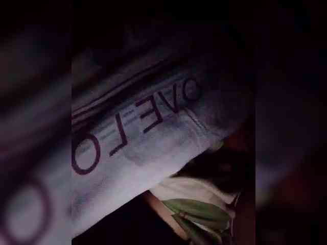 NaughtyWetPieXx webcam