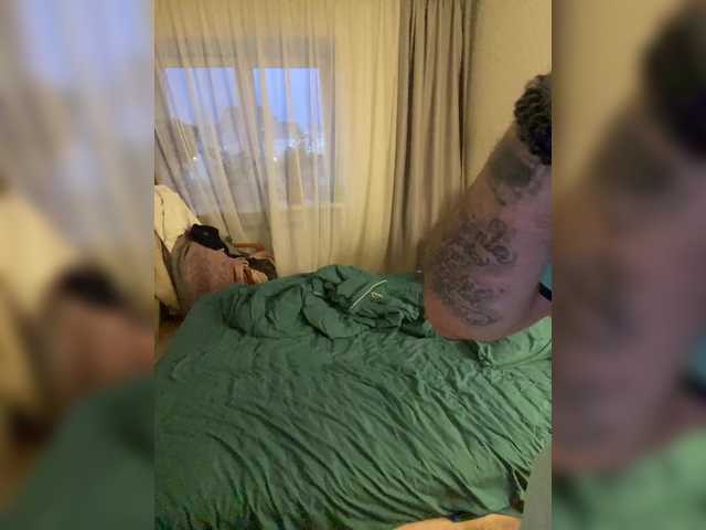 le modèle YuGoVi est en webcam porno dans un show sur le site bongacams, il possède les tags suivants: White/Caucasian,Brunette,Shaved