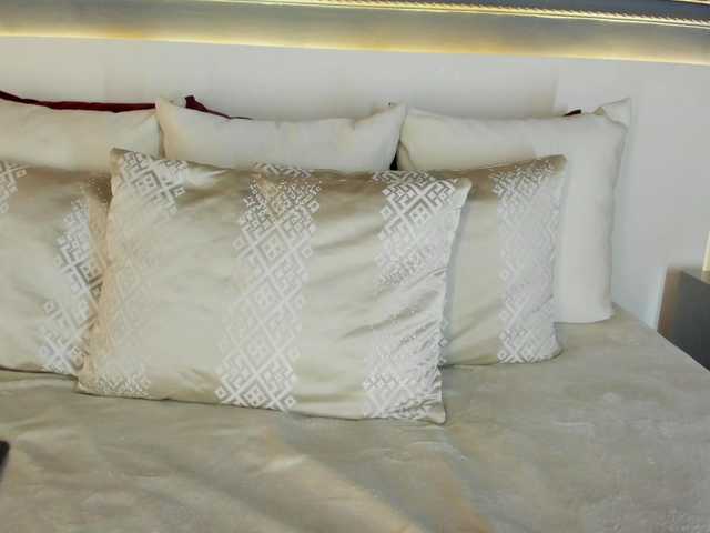 IvyEllis's BongaCams show and profile