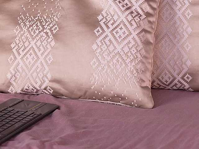 IvyEllis's BongaCams show and profile