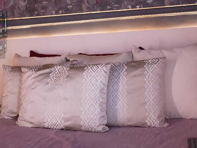 IvyEllis's BongaCams show and profile