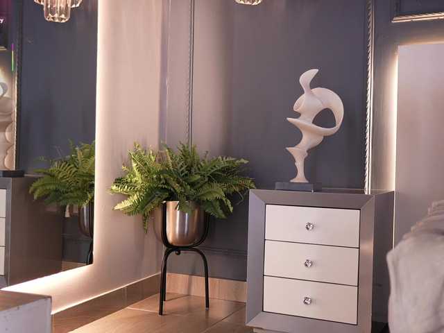 IvyEllis's BongaCams show and profile