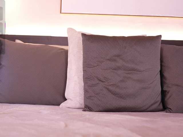 IvyEllis's BongaCams show and profile