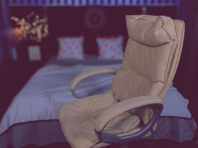 BettyDark's BongaCams show and profile