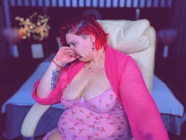 BettyDark's BongaCams show and profile