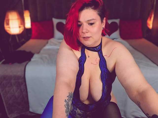 BettyDark's BongaCams show and profile