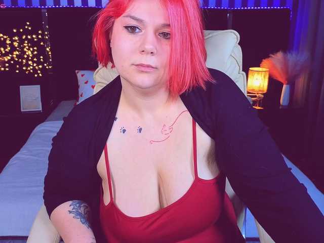 BettyDark's BongaCams show and profile