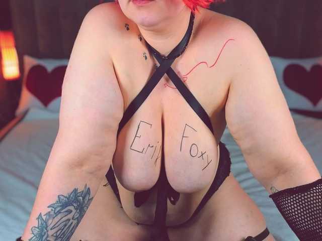 BettyDark's BongaCams show and profile