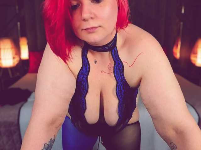 BettyDark's BongaCams show and profile