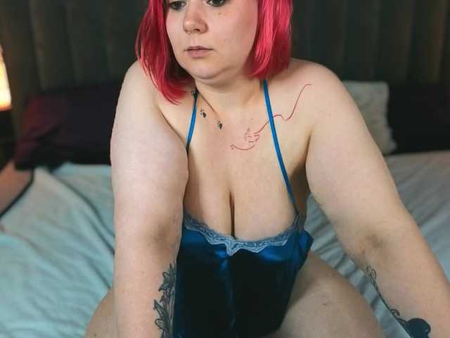 BettyDark's BongaCams show and profile