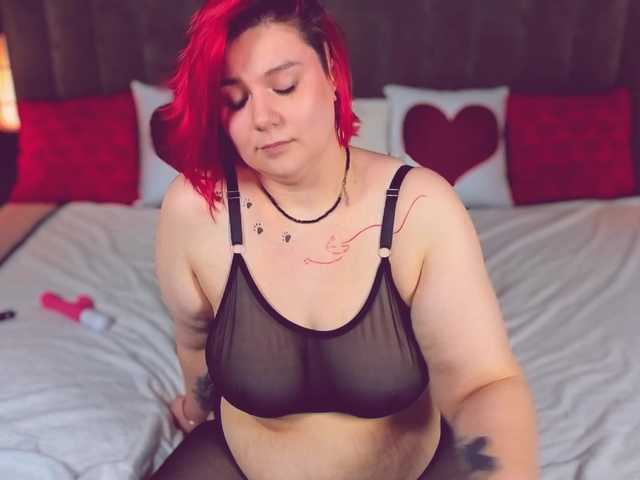 BettyDark's BongaCams show and profile