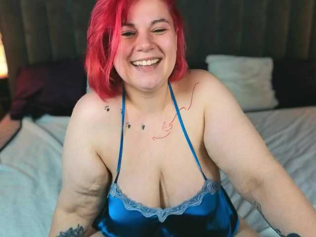 BettyDark's BongaCams show and profile