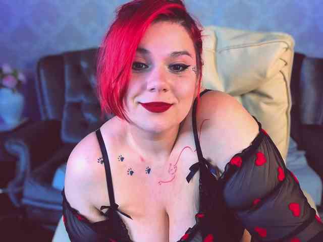 BettyDark's webcam live show