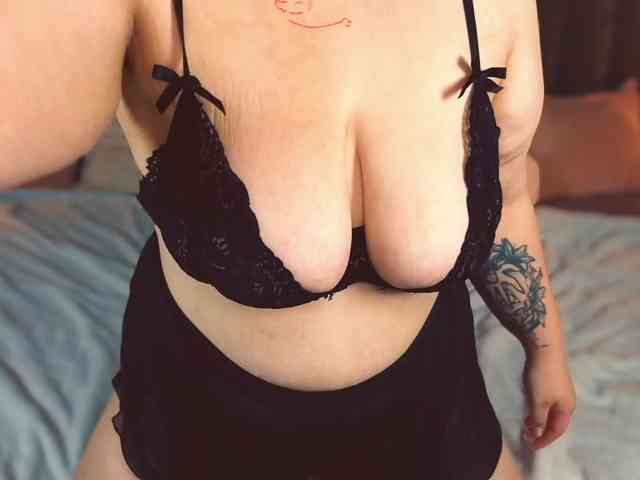 BettyDark Live Webcam on BongaCams