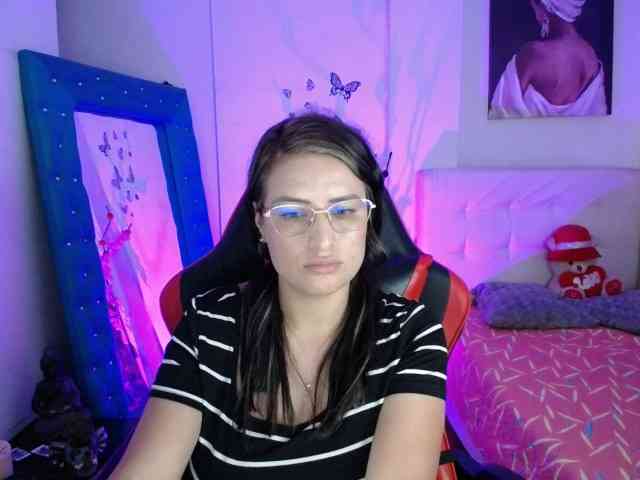 esmeraldaa098 webcam