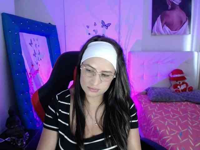 esmeraldaa098 webcam