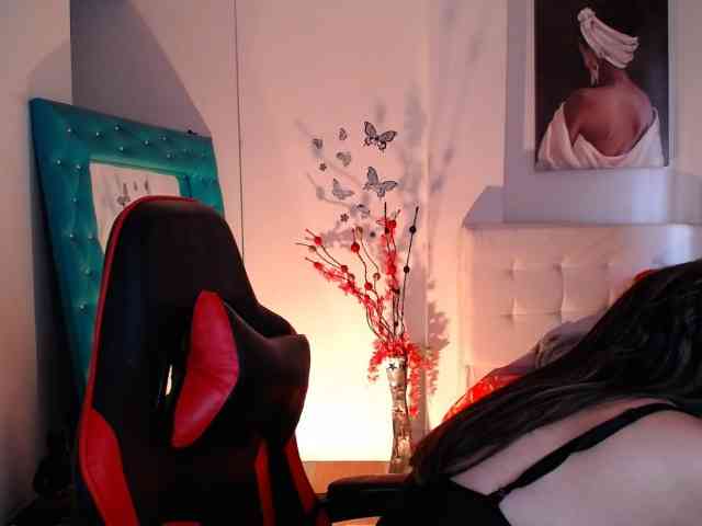 esmeraldaa098 webcam