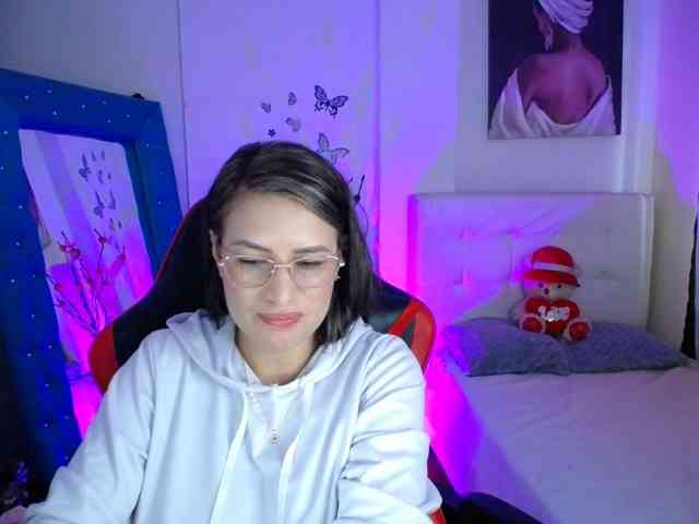 esmeraldaa098 webcam