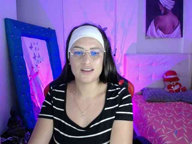 esmeraldaa098 webcam