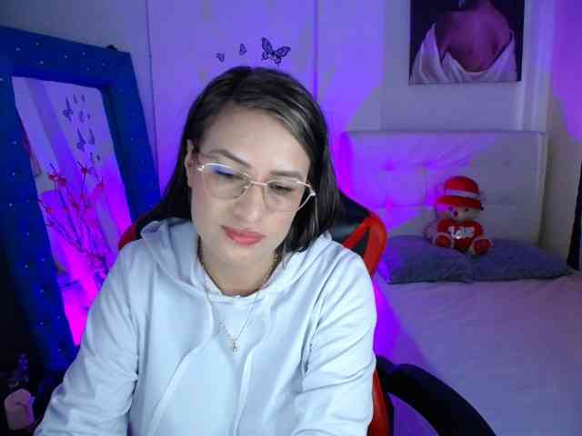 esmeraldaa098 webcam