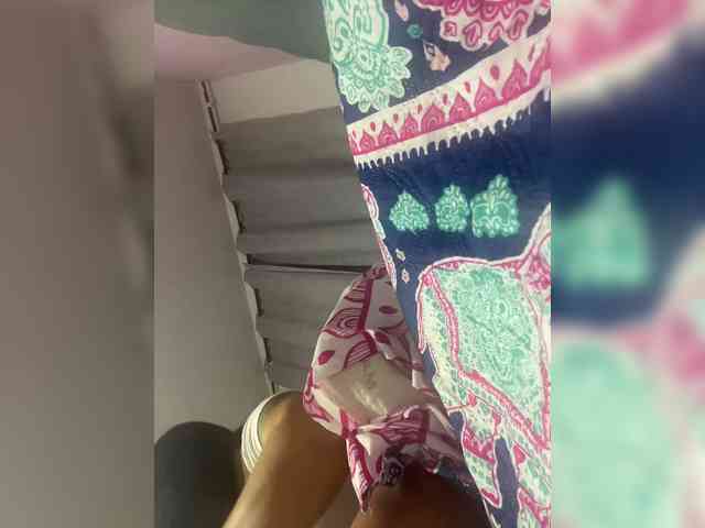 Sarah2Colliins webcam