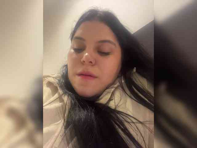 Sarah2Colliins webcam