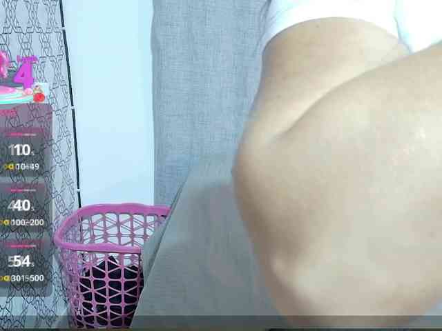 Sarah2Colliins webcam