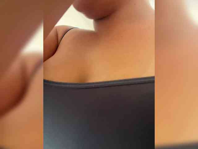 Sarah2Colliins webcam