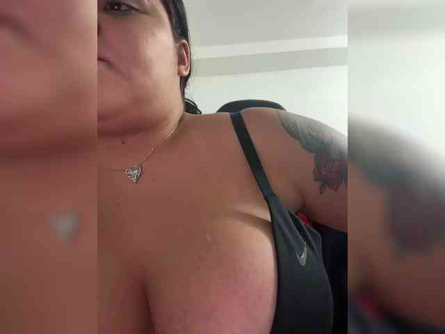 Sarah2Colliins webcam