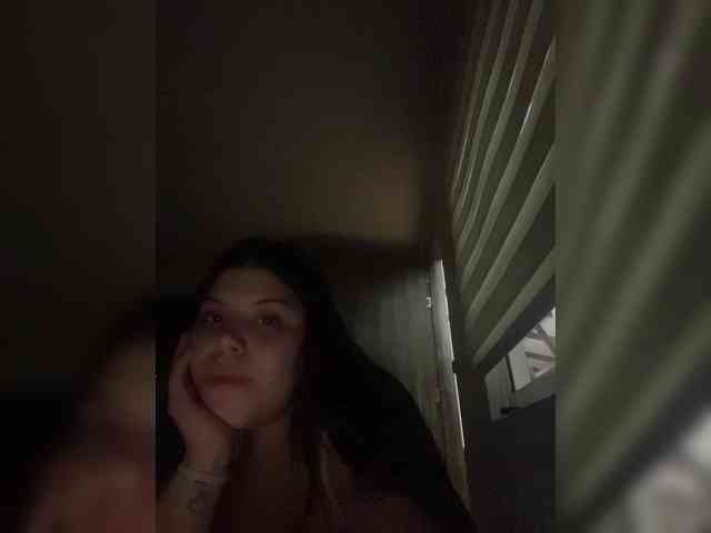 Sarah2Colliins webcam