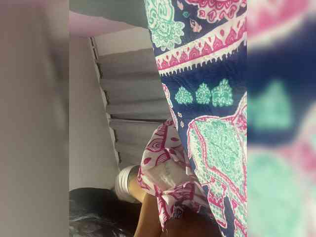 Sarah2Colliins webcam