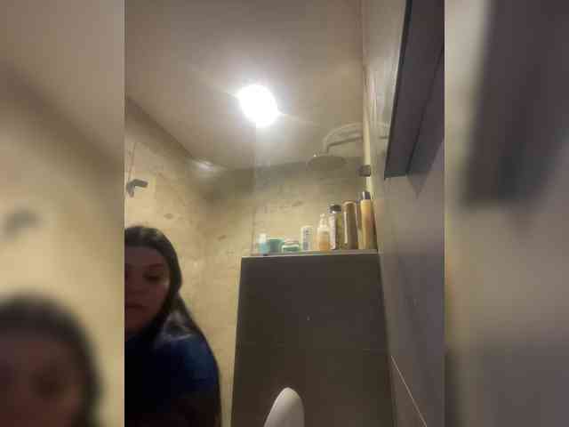 Sarah2Colliins webcam